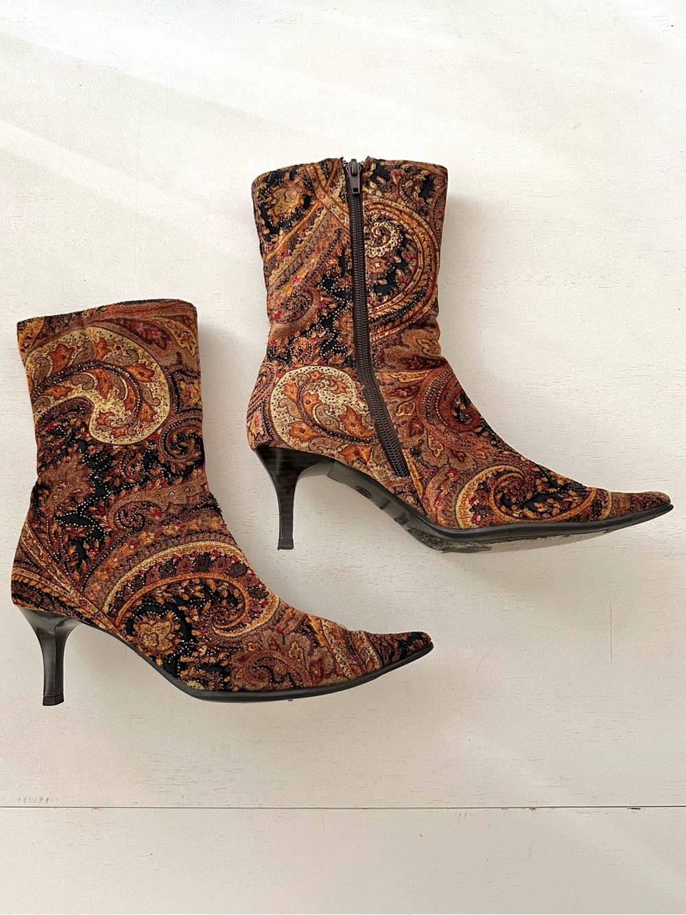 Vintage y2k predictions paisley brocade mid calf tapestry heel boot women’s 7.5